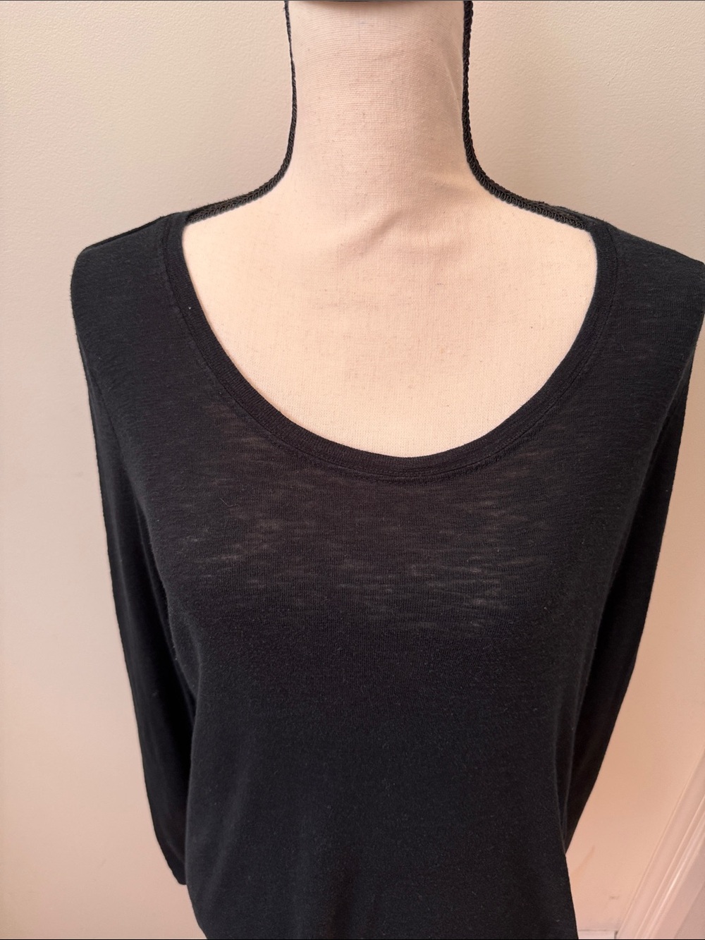 Cynthia Rowley Black Long-Sleeve Scoop Neck Top - Picture 2 of 11
